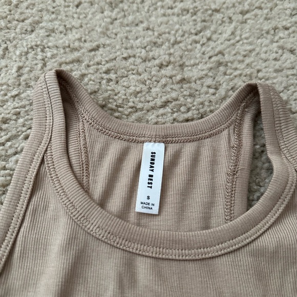 aritzia camel tank - Picture 3 of 3